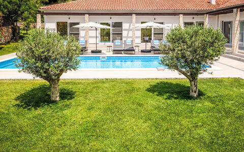 Stella: Schwimmbad, Resort, Gartenmöbel, Thermae, Estate, Freizeit, Landscaping, Eco Hotel, Terrasse, Bauernhaus