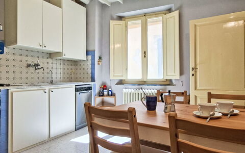 Il Professore: Möbel, Holz, Flooring, Interior Design, Major Appliance, Fussboden, Zimmer, Küchengerät, Decke, Küche