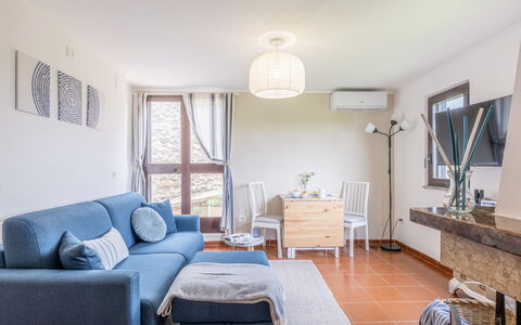 La Terrazza nel Borgo: Möbel, Interior Design, Flooring, Couch, Fussboden, Holz, Zimmer, Decke, Wohnzimmer, Wohnung