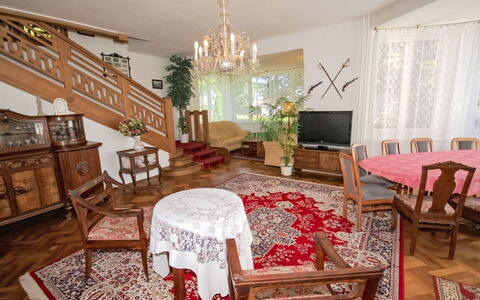 Forestside Villa: Flooring, Holz, Fussboden, Interior Design, Möbel, Decke, Zimmer, Wohnzimmer, Couch, Holzboden