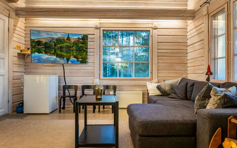 Villa Karmu: Möbel, Interior Design, Holz, Flooring, Decke, Wohnzimmer, Fussboden, Zuhause, Zimmer, Couch