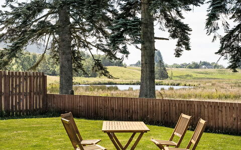 Wester Caiplich: Möbel, Gartenmöbel, Holz, Außenbank, Tisch Im Freien, Grundstueck, Stuhl, Garten