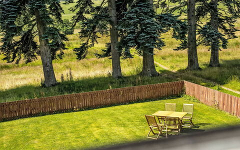 Wester Caiplich: Gras, Grundstueck, Rasen, Garten, Ground, Wiese, Gartenmöbel, Landscaping, Garten, Hinterhof