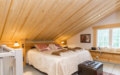 Tuulentupa: Möbel, Interior Design, Holz, Decke, Schlafzimmer, Bett, Flooring, Fussboden, Zimmer, Dachboden