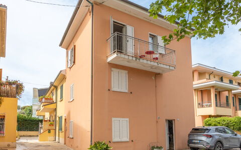 Fano Mare: Gebäude, Fenster, Wohngebiet, Haus, Fassade, Nachbarschaft, Zuhause, \Stadt, Wohnung, Balkon