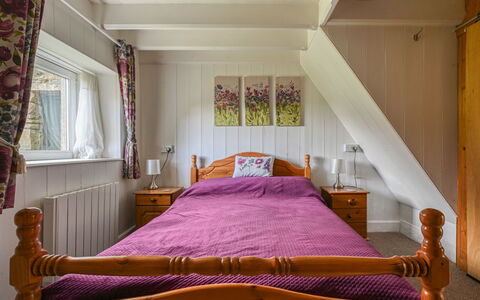 Moalnaceap: Interior Design, Möbel, Flooring, Schlafzimmer, Fussboden, Holz, Bett, Decke, Bettdecke, Zimmer