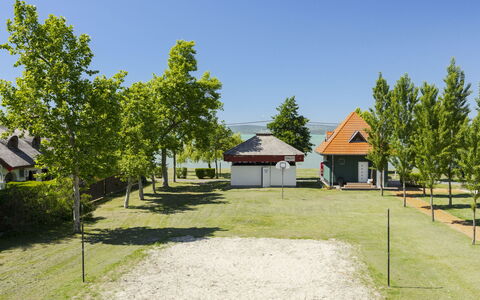 Posha: Baum, Gras, Dach, Einfach, Rasen, Hütte, Schatten, Garten, Pole