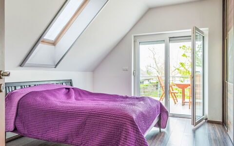 Posha: Interior Design, Schlafzimmer, Bett, Holz, Flooring, Möbel, Fussboden, Holzboden, Bettdecke, Bedding