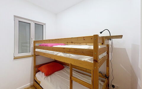 Ferienwohnung Heritage View Bacharach: Holz, Flooring, Fussboden, Interior Design, Schlafzimmer, Bett, Holzboden, Zimmer, Möbel, Etagenbett