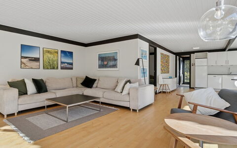 Alvilda - 200M from the Sea: Interior Design, Möbel, Flooring, Fussboden, Couch, Decke, Holz, Wohnzimmer, Holzboden, Zimmer