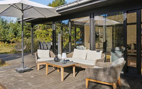 Alvilda - 200M from the Sea: Holz, Möbel, Gartenmöbel, Veranda, Zuhause, Stuhl, Tür, Tisch Im Freien, Schatten, Deck