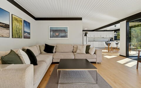 Alvilda - 200M from the Sea: Interior Design, Decke, Holz, Flooring, Fussboden, Möbel, Couch, Wohnzimmer, Zuhause