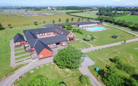 Anabella - 6Km from the Sea: Estate, Resort, Schwimmbad, Rasen, Eco Hotel, Landscaping, Garten, Park, Bauernhaus, Hazienda