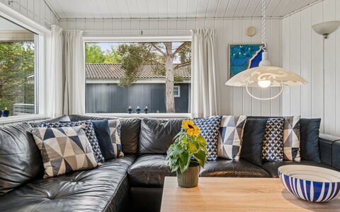 Liska - 60M from the Sea: Interior Design, Holz, Möbel, Couch, Flooring, Decke, Fussboden, Wohnzimmer, Zuhause, Beleuchtung