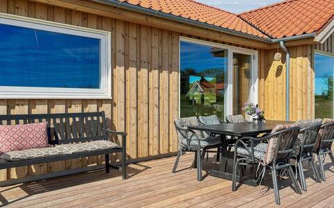 Nani - 500M from the Sea: Dach, Haus, Zuhause, Hütte, Tür, Abstellgleis, Estate, Rasen, Garten, Veranda