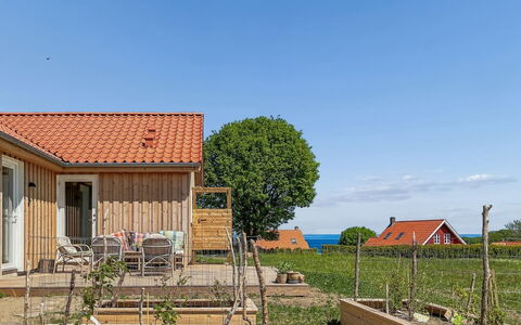 Nani - 500M from the Sea: Dach, Haus, Zuhause, Hütte, Tür, Abstellgleis, Estate, Rasen, Garten, Veranda