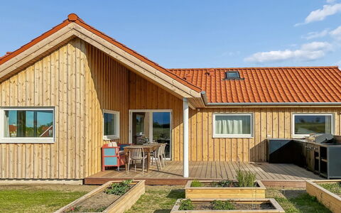 Nani - 500M from the Sea: Dach, Haus, Zuhause, Hütte, Tür, Abstellgleis, Estate, Rasen, Garten, Veranda