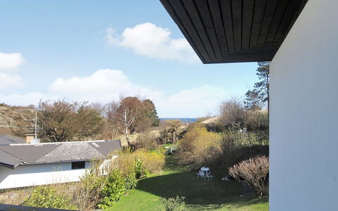 Krischan - 500M from the Sea: Vegetation, Strauch, Frühling, Hütte, Garten, Schatten, Hinterhof, Garten, Stuhl
