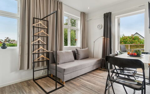 Elso - 5Km from the Sea: Möbel, Interior Design, Flooring, Fussboden, Holzboden, Holz, Zuhause, Zimmer, Wohnzimmer, Beleuchtung