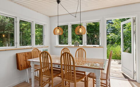 Elisej - 350M from the Sea: Interior Design, Holz, Flooring, Decke, Light Fixture, Möbel, Fussboden, Esszimmer, Leuchter, Beleuchtung