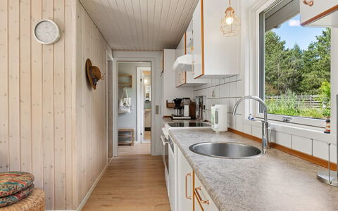 Elisej - 350M from the Sea: Holz, Flooring, Fussboden, Zuhause, Countertop, Hartholz, Holzbeize, Küche, Holzboden, Decke
