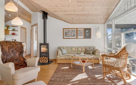 Svenne - 600M from the Sea: Möbel, Interior Design, Flooring, Holz, Decke, Fussboden, Wohnzimmer, Zimmer, Couch, Holzboden