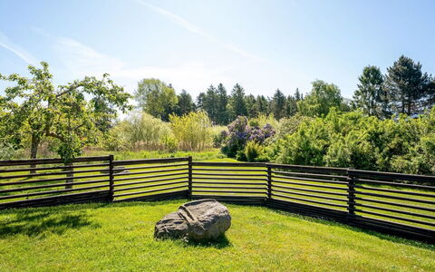 Svenne - 600M from the Sea: Zaun, Wiese, Home Fechten, Wiese, Weide, Garten, Ranch, Landscaping, Rasen