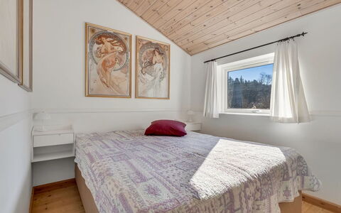 Svenne - 600M from the Sea: Bett, Schlafzimmer, Interior Design, Holz, Decke, Bettdecke, Bedding, Möbel, Fussboden, Flooring