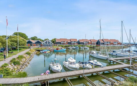 Thorfin - 10M from the Sea: Dach, Haus, Wohngebiet, Zuhause, Estate, Hütte, Design