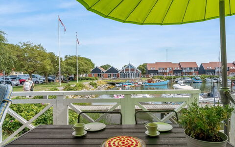 Thorfin - 10M from the Sea: Dach, Haus, Wohngebiet, Zuhause, Estate, Hütte, Design