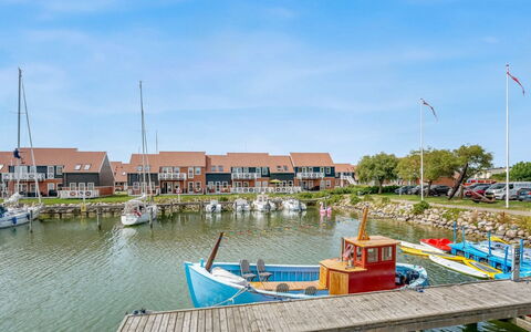 Thorfin - 10M from the Sea: Dach, Haus, Wohngebiet, Zuhause, Estate, Hütte, Design