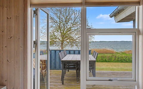 Imelda - 75M from the Sea: Holz, Fussboden, Hartholz, Holzboden, Planke, Meer, Holzbeize, Deck, Ozean, Glas