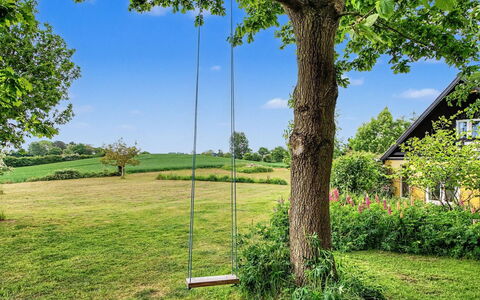Verene - 725M from the Sea: Möbel, Gartenmöbel, Geschirr, Tabelle, Drinkware, Stuhl, Tisch Im Freien, Essen, Flasche