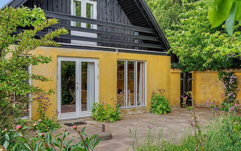 Verene - 725M from the Sea: Möbel, Gartenmöbel, Geschirr, Tabelle, Drinkware, Stuhl, Tisch Im Freien, Essen, Flasche