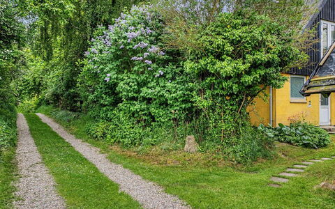 Verene - 725M from the Sea: Möbel, Gartenmöbel, Geschirr, Tabelle, Drinkware, Stuhl, Tisch Im Freien, Essen, Flasche