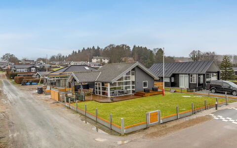 Ioar - 10M from the Sea: Holz, Garten, Hinterhof, Grundstueck, Zuhause, Dach, Schatten, Deck, Hartholz, Garten
