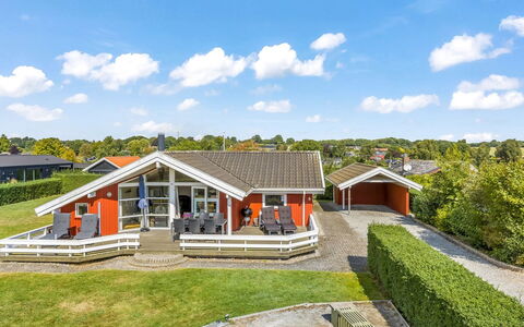 Thorben - 350M from the Sea: Dach, Haus, Zuhause, Hütte, Tür, Abstellgleis, Estate, Rasen, Garten, Veranda