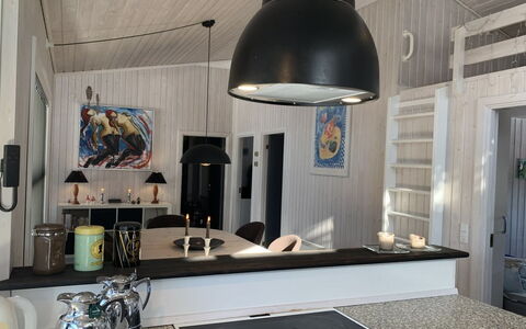 Hedvig - 500M from the Sea: Light Fixture, Interior Design, Decke, Beleuchtung, Flooring, Möbel, Küche, Countertop, Leuchter, Zimmer