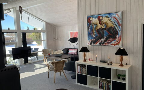 Hedvig - 500M from the Sea