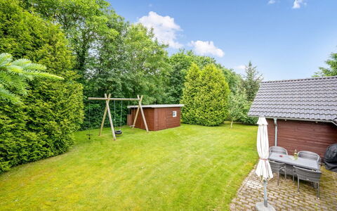Ljuba - 40Km from the Sea: Garten, Hütte, Rasen, Garten, Hinterhof, Landscaping, Schatten, Estate, Bauernhaus, Gartenbauten