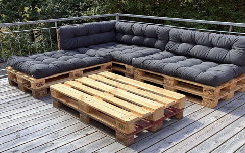 Aave - 5Km from the Sea: Holz, Möbel, Gartenmöbel, Fussboden, Flooring, Kissen, Couch, Hartholz, Holzbeize