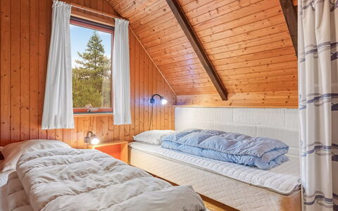 Erhardt - 2Km from the Sea: Holz, Zuhause, Hütte, Schlafzimmer, Blockhaus, Bett, Hartholz, Bedding, Holzbeize, Winter