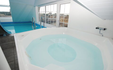 Eweline - 700M from the Sea: Fussboden, Flooring, Interior Design, Decke, Design, Hotel, Daylighting, Resort, Schwimmbad