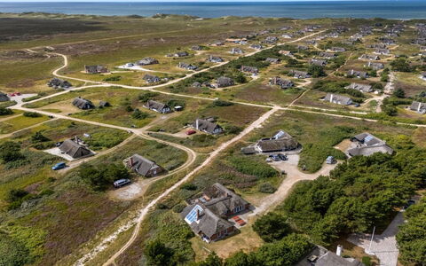 Eweline - 700M from the Sea: Landschaft, Vogelperspektive, Luftaufnahmen, Dorf, Chaparral, Bucht