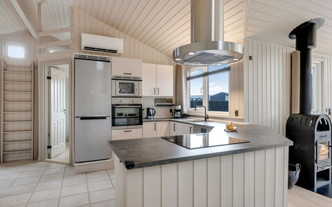 Mine - from the Sea: Küche, Decke, Interior Design, Küchengerät, Flooring, Countertop, Cabinetry, Fussboden, Haushaltsgerät, Light Fixture