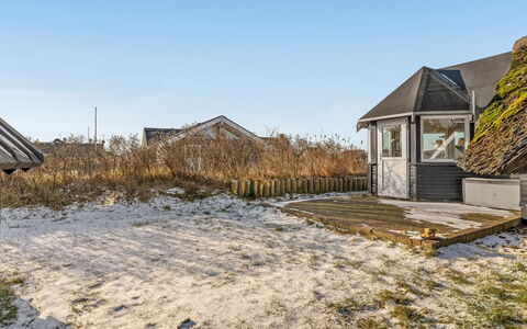 Oskar - 300M from the Sea: Möbel, Interior Design, Holz, Decke, Flooring, Fussboden, Holzboden, Küche & Esszimmer Tisch, Tabelle, Light Fixture