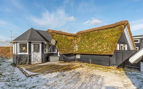 Oskar - 300M from the Sea: Möbel, Interior Design, Holz, Decke, Flooring, Fussboden, Holzboden, Küche & Esszimmer Tisch, Tabelle, Light Fixture