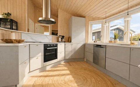 Bosse - 200M to the Fjord: Flooring, Holz, Interior Design, Decke, Fussboden, Küche, Countertop, Küchengerät, Holzboden, Cabinetry