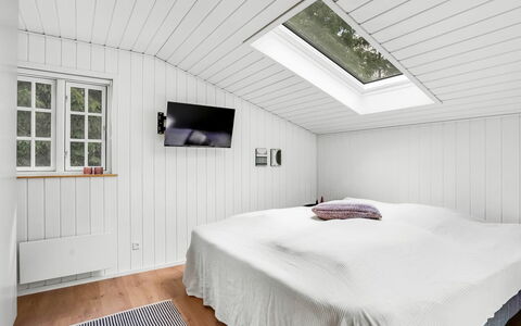 Bengta - from the Sea: Holz, Decke, Interior Design, Flooring, Fussboden, Schlafzimmer, Zuhause, Bett, Zimmer, Bedding