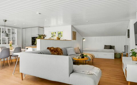 Bengta - from the Sea: Interior Design, Flooring, Couch, Möbel, Fussboden, Holz, Decke, Wohnzimmer, Holzboden, Zimmer